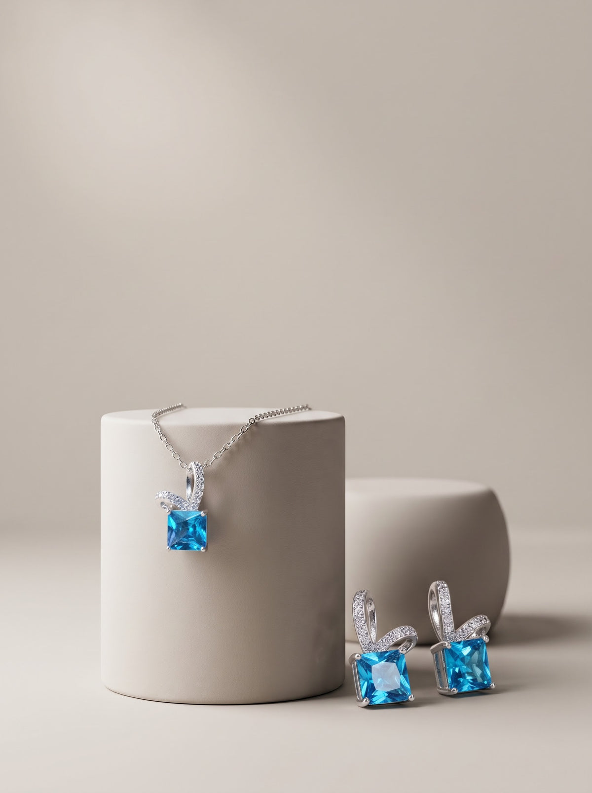 Celeste Pendant Set