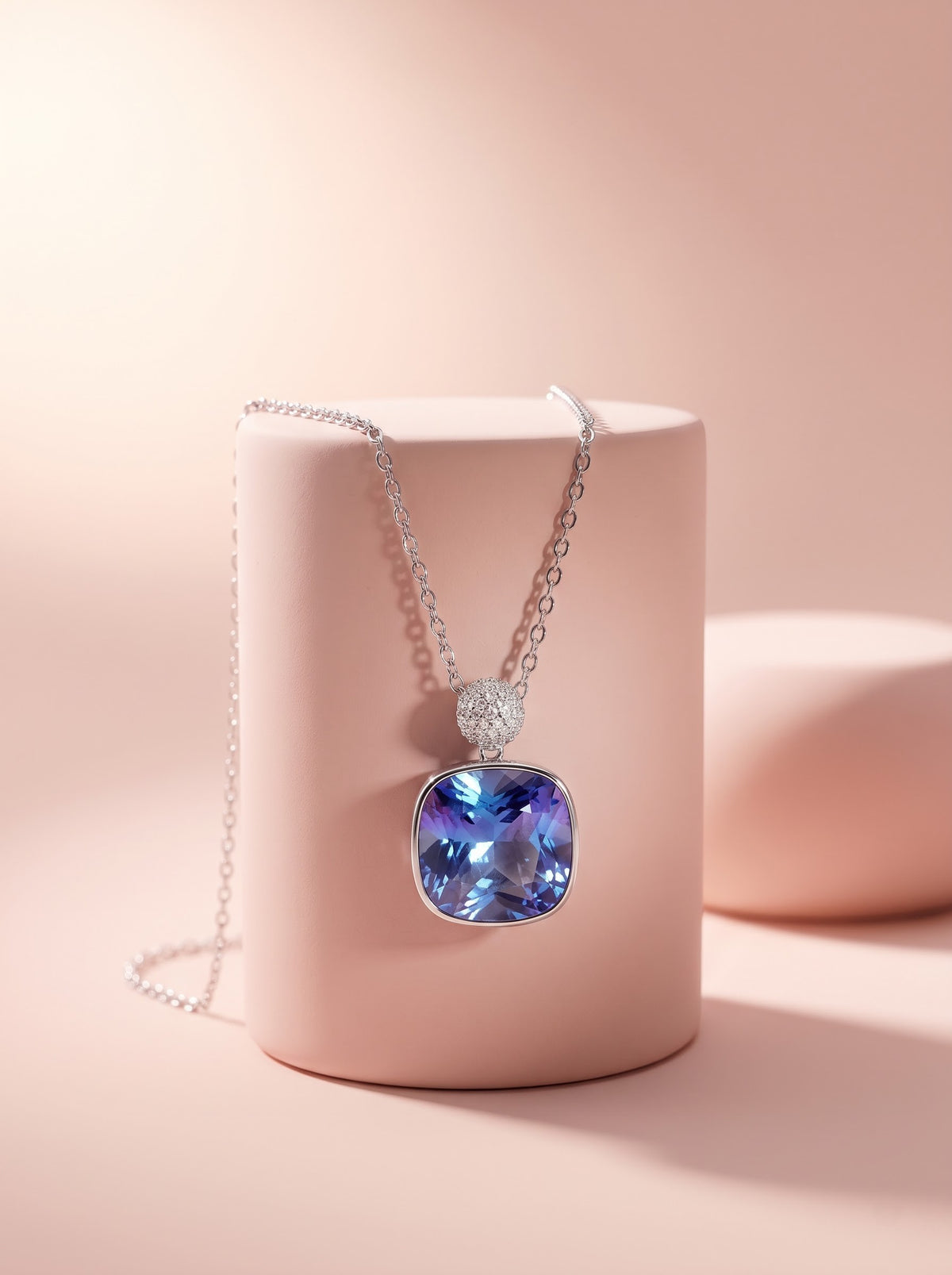 Aurora Pendant Chain