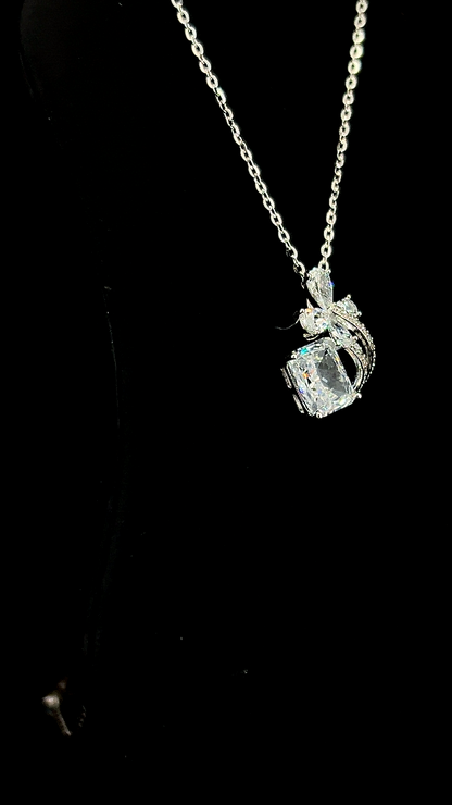 Papillon Crown Pendant Chain