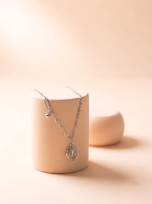 Plume Pendant Chain