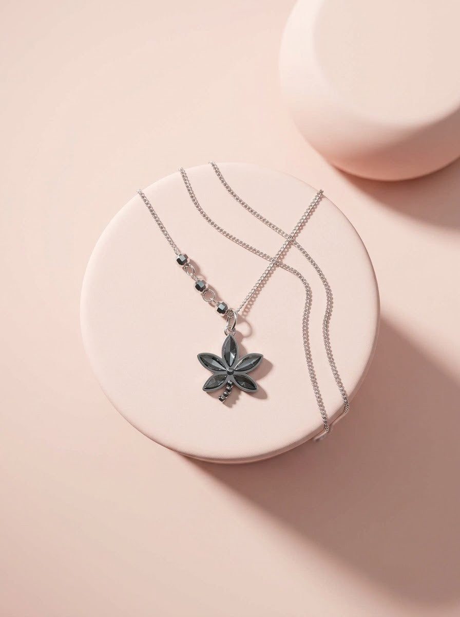 Noir Bloom Pendant Chain