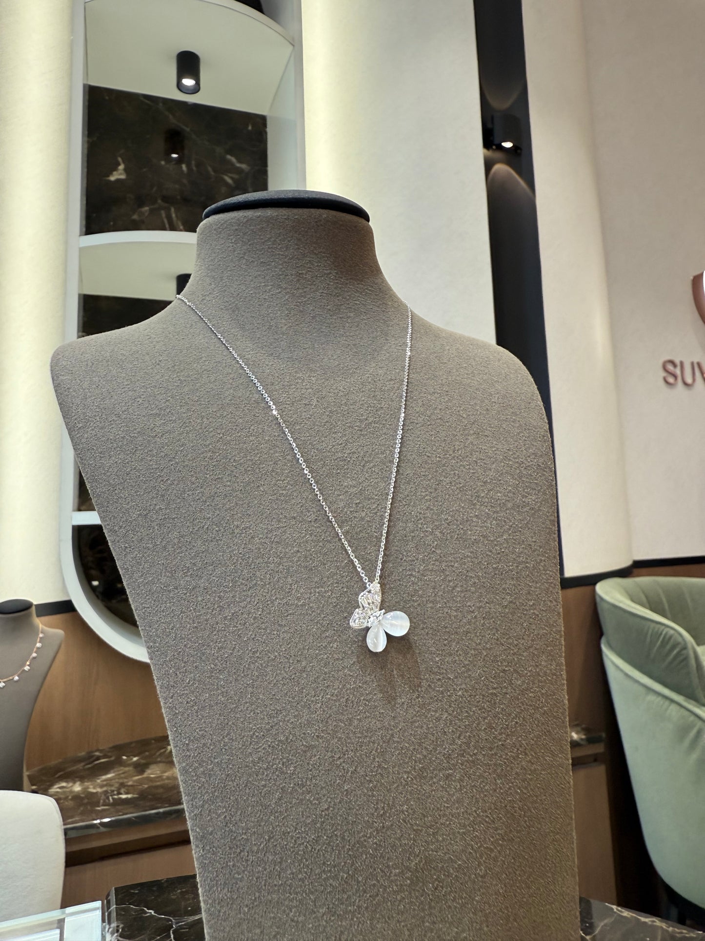 Papillon Pendant Set