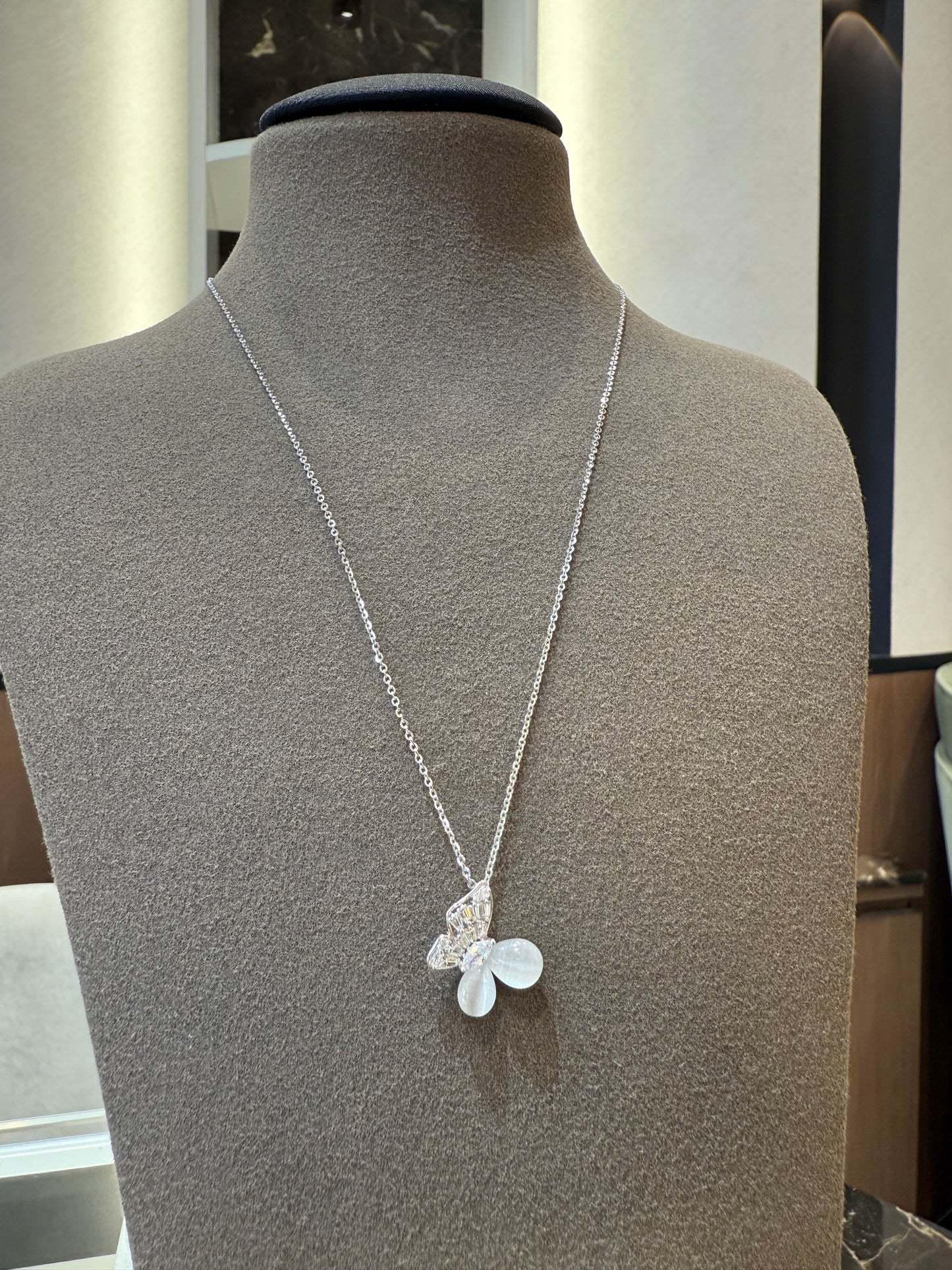 Papillon Pendant Set
