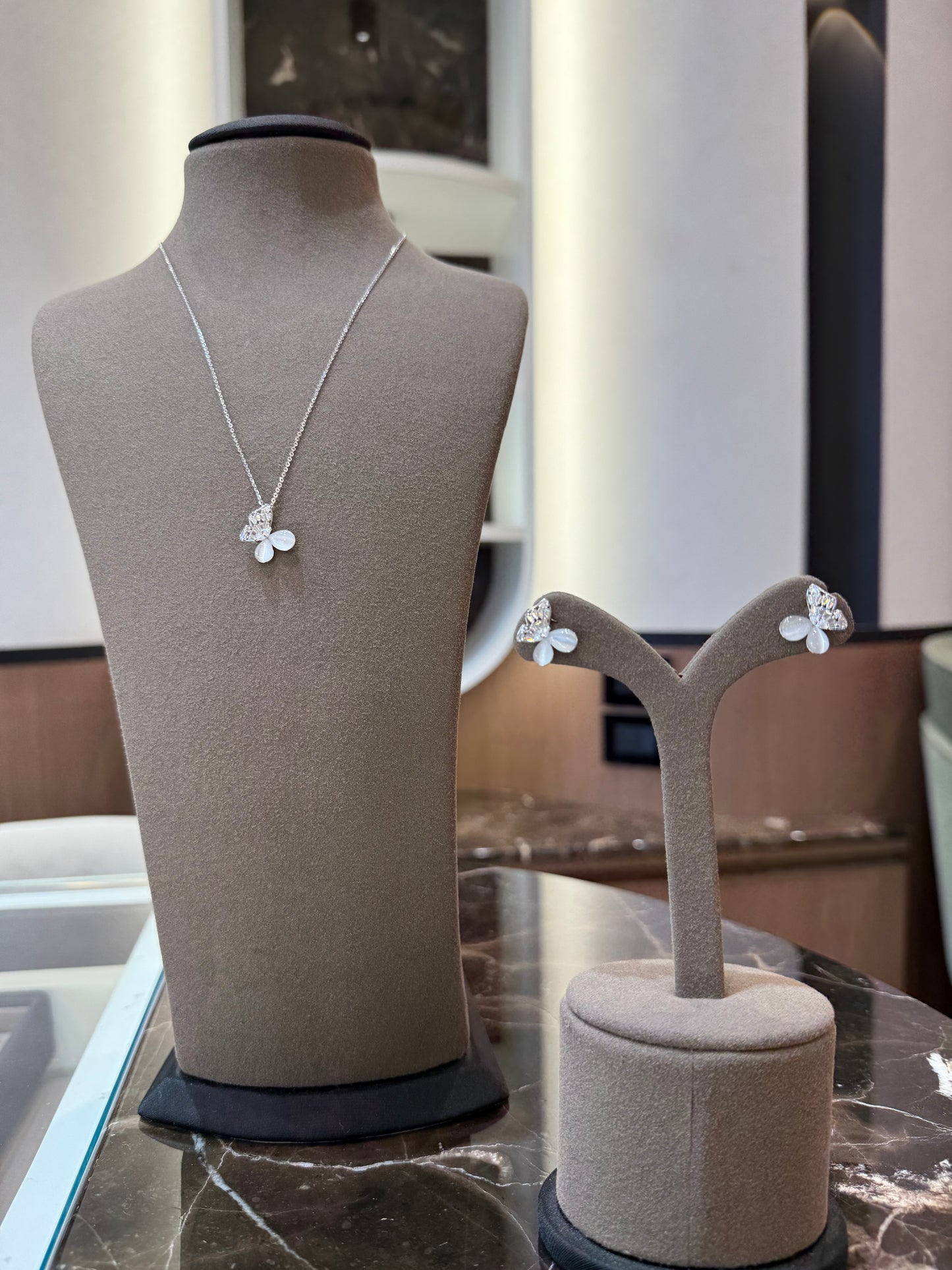 Papillon Pendant Set
