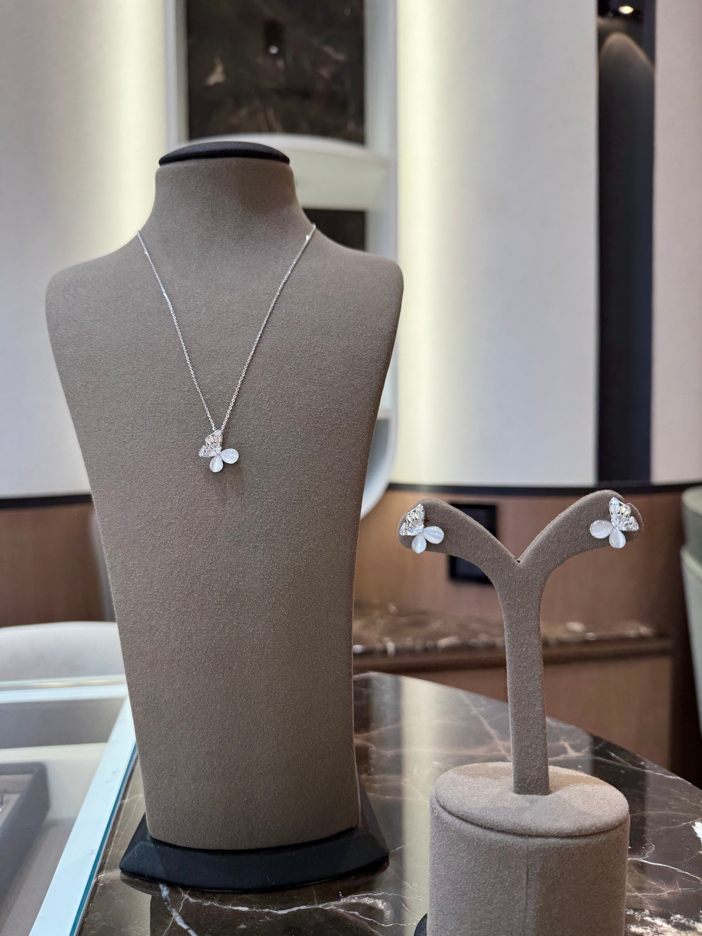 Papillon Pendant Set