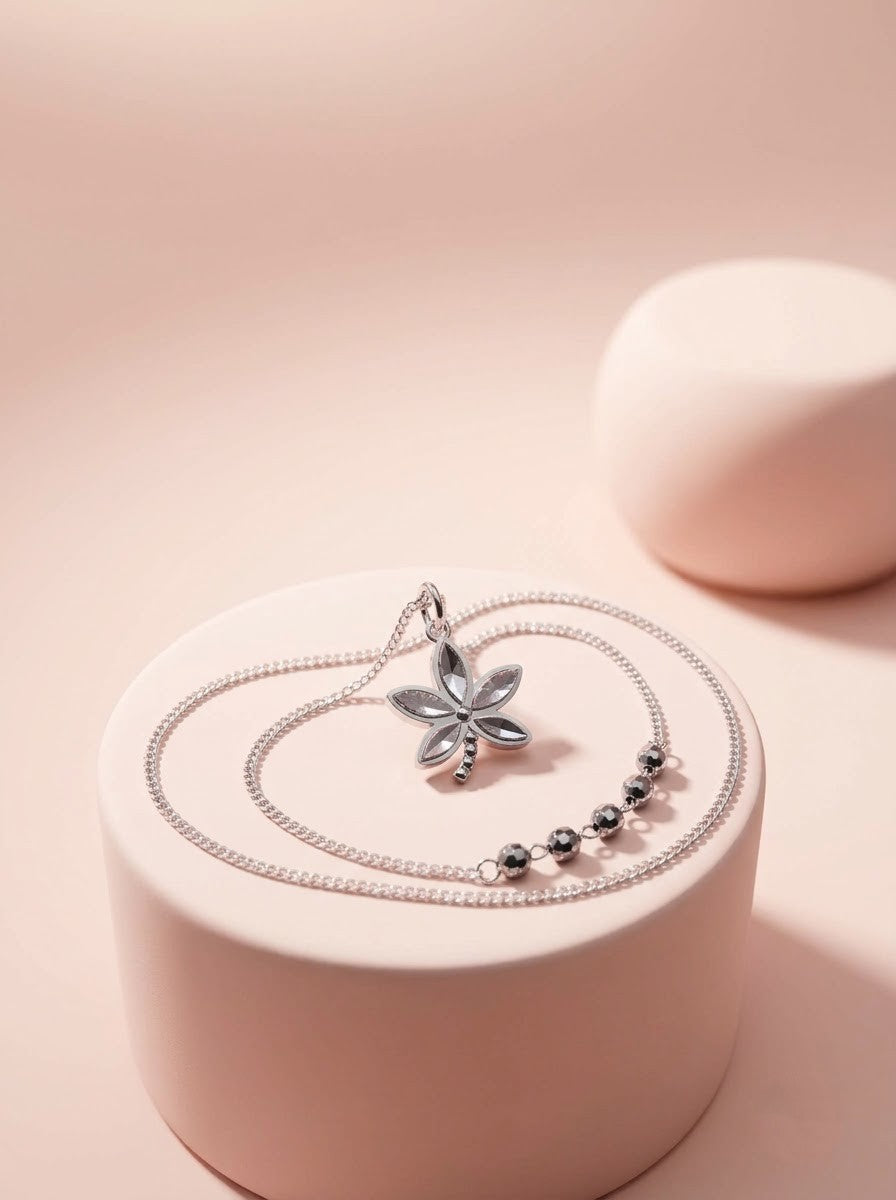 Noir Bloom Pendant Chain