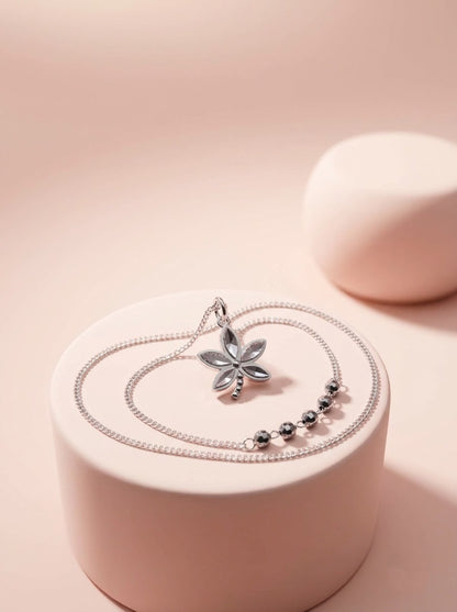 Noir Bloom Pendant Chain