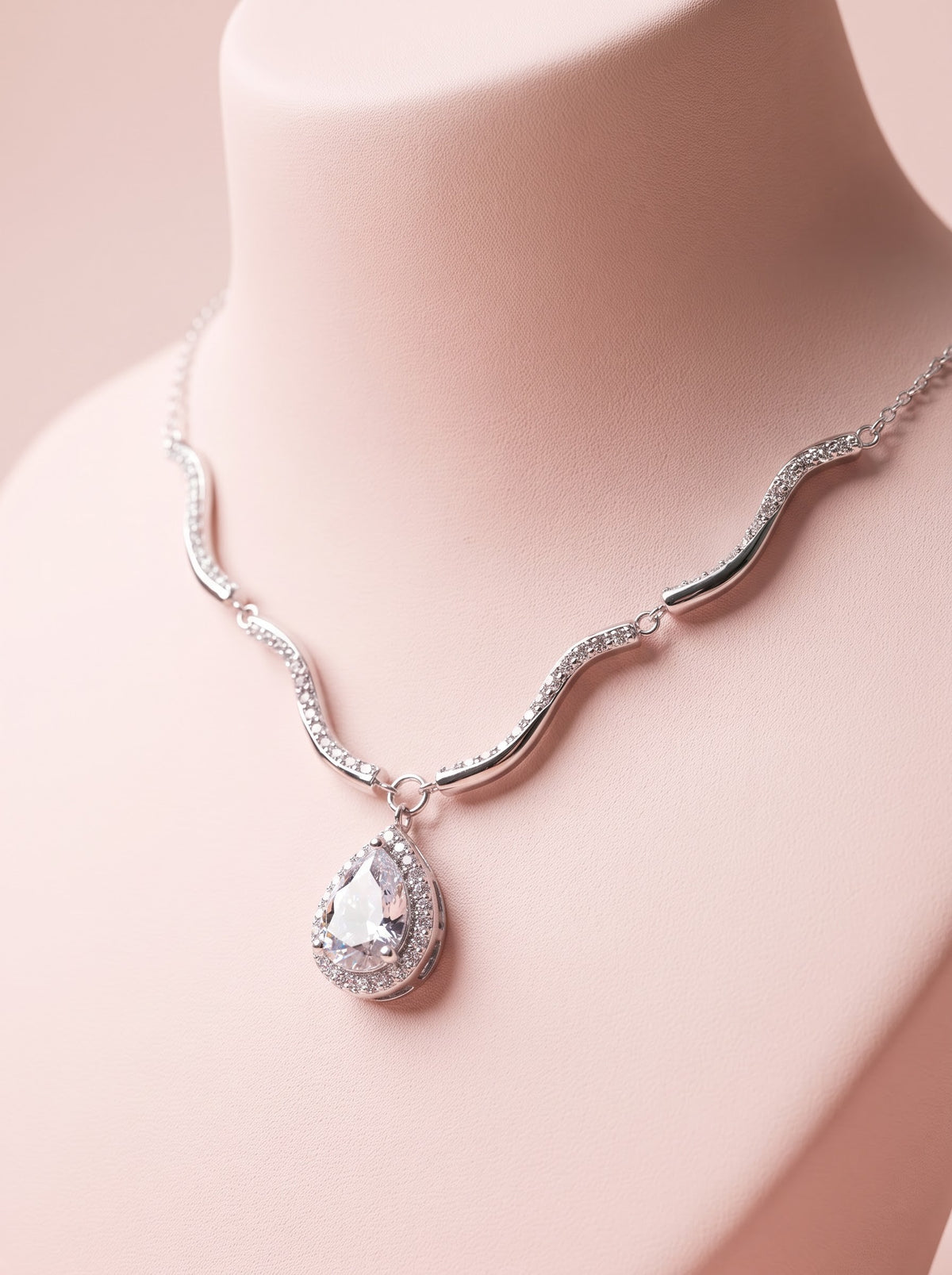 Cascade Pendant Chain