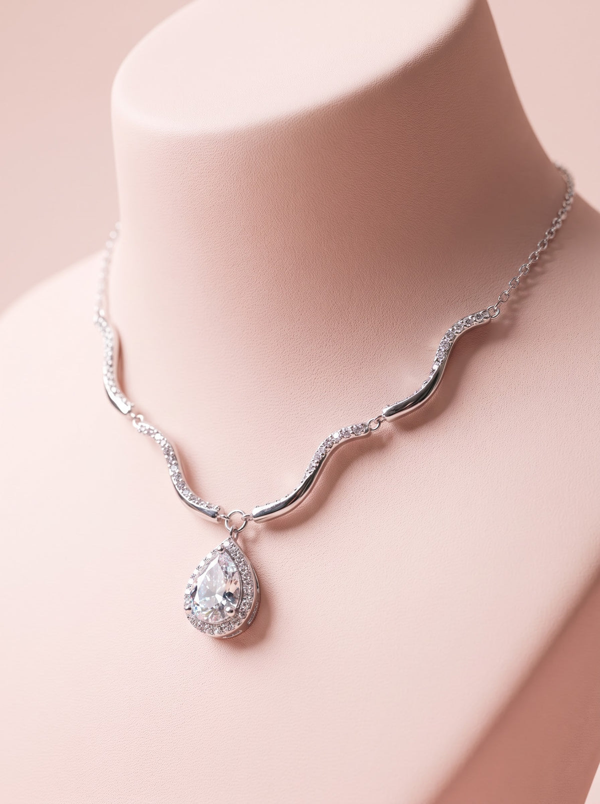 Cascade Pendant Chain