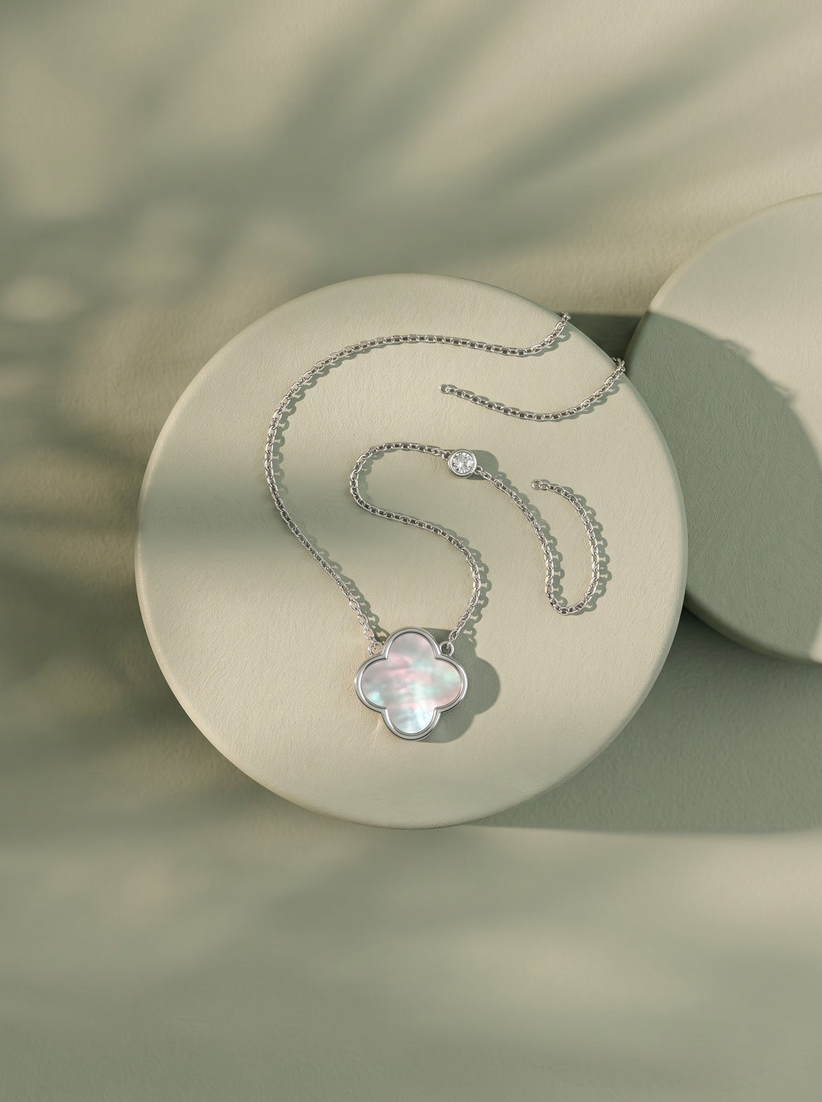 Clover Stone Pendant Chain