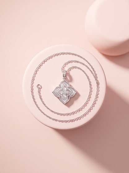 Frost Clover Pendant Chain