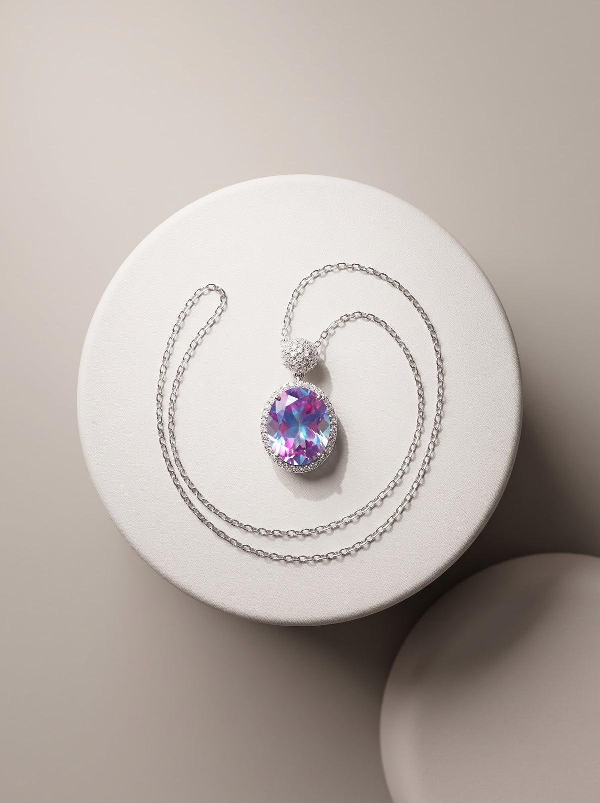 Aurora Oval Pendant Chain