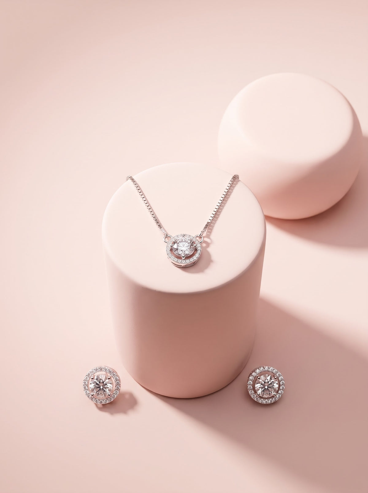 Brilliant Round Pendat set