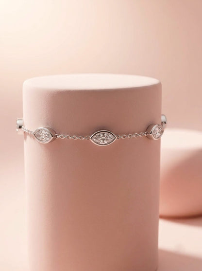 Delicate Marquise