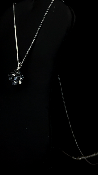 The Onyx Edge Black Square