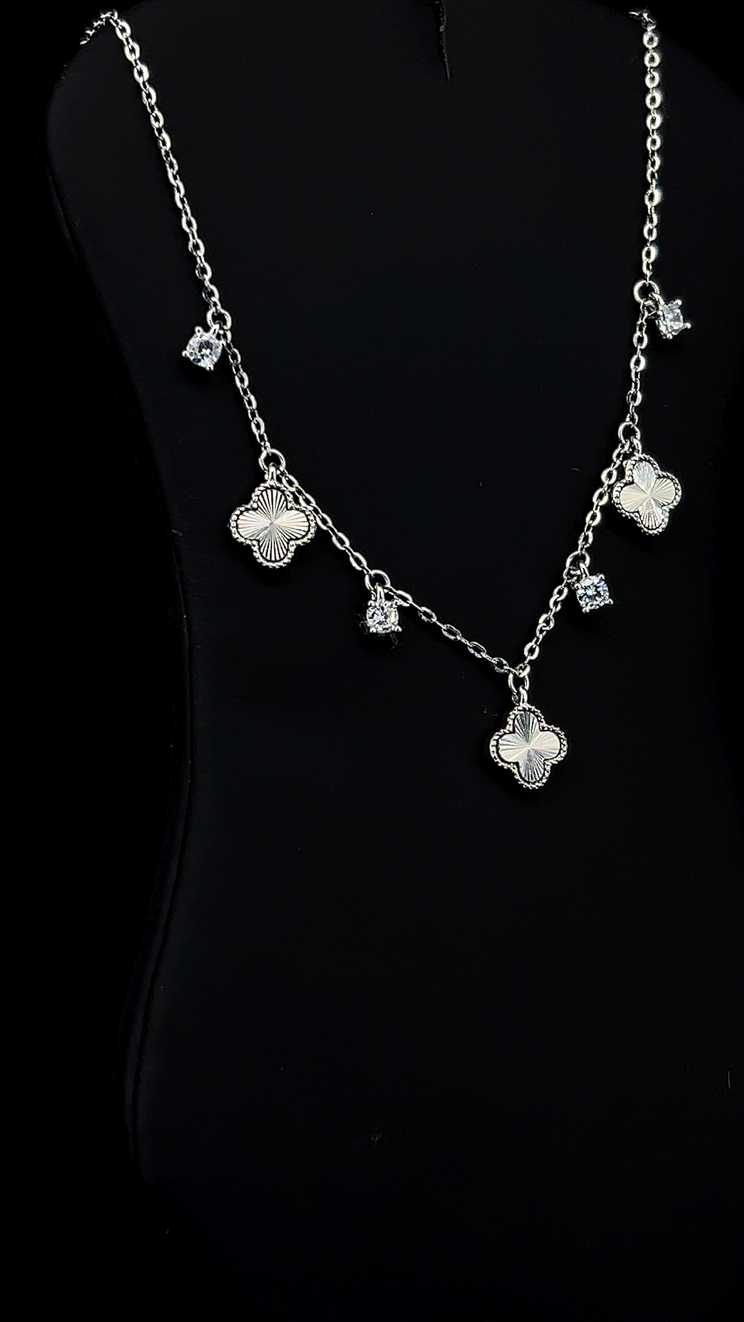 Clover Charm Station Pendant Chain