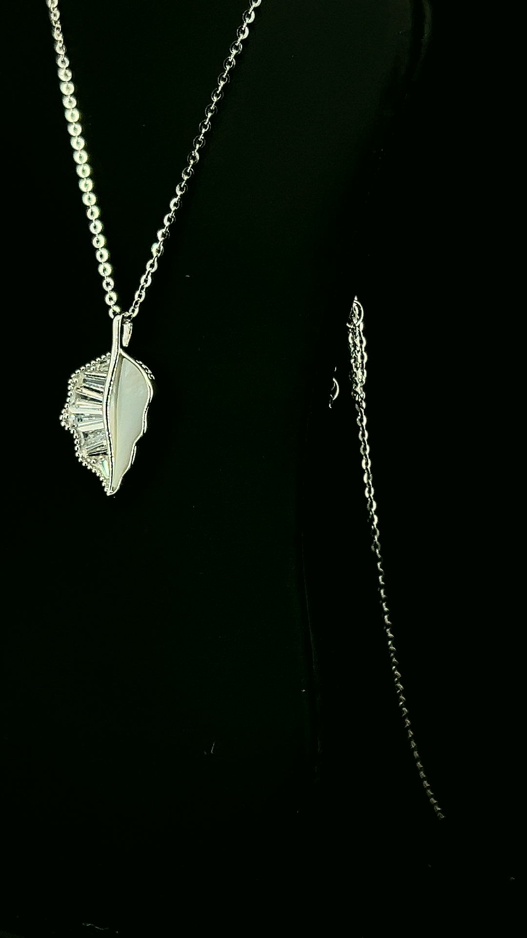 Feuille Split Pendant Chain