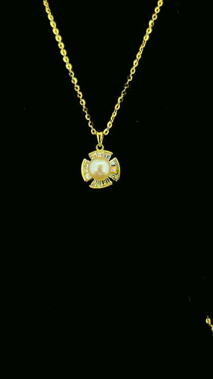 Solar Pearl Pendant Chain