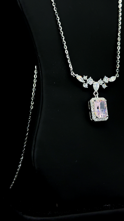 Lumière Halo Pendant Chain
