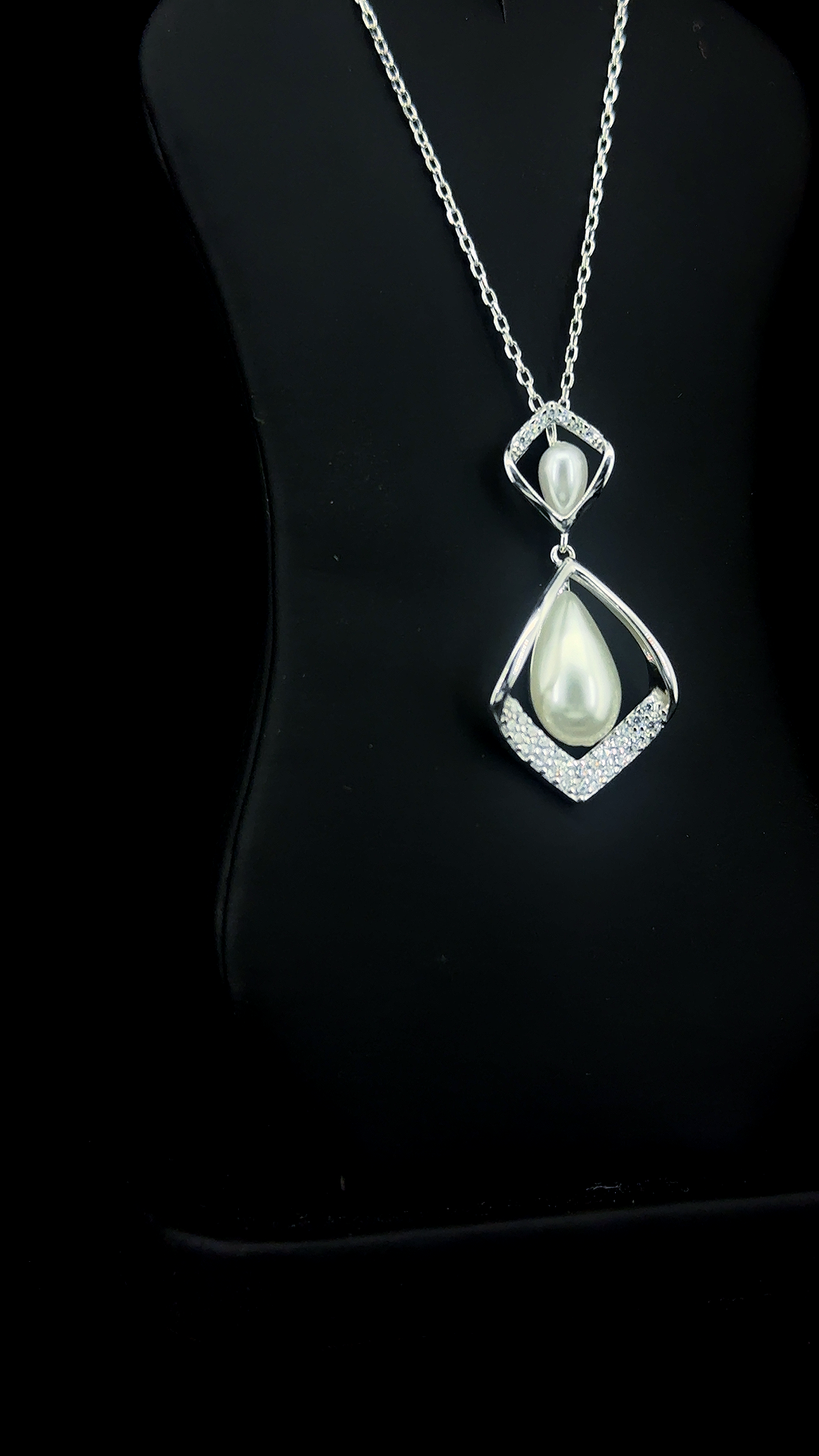 Pearl Drop Pendant Chain