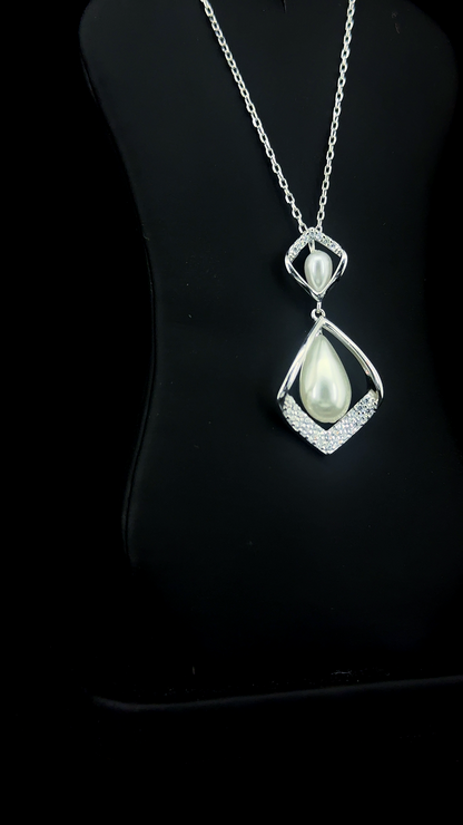 Pearl Drop Pendant Chain