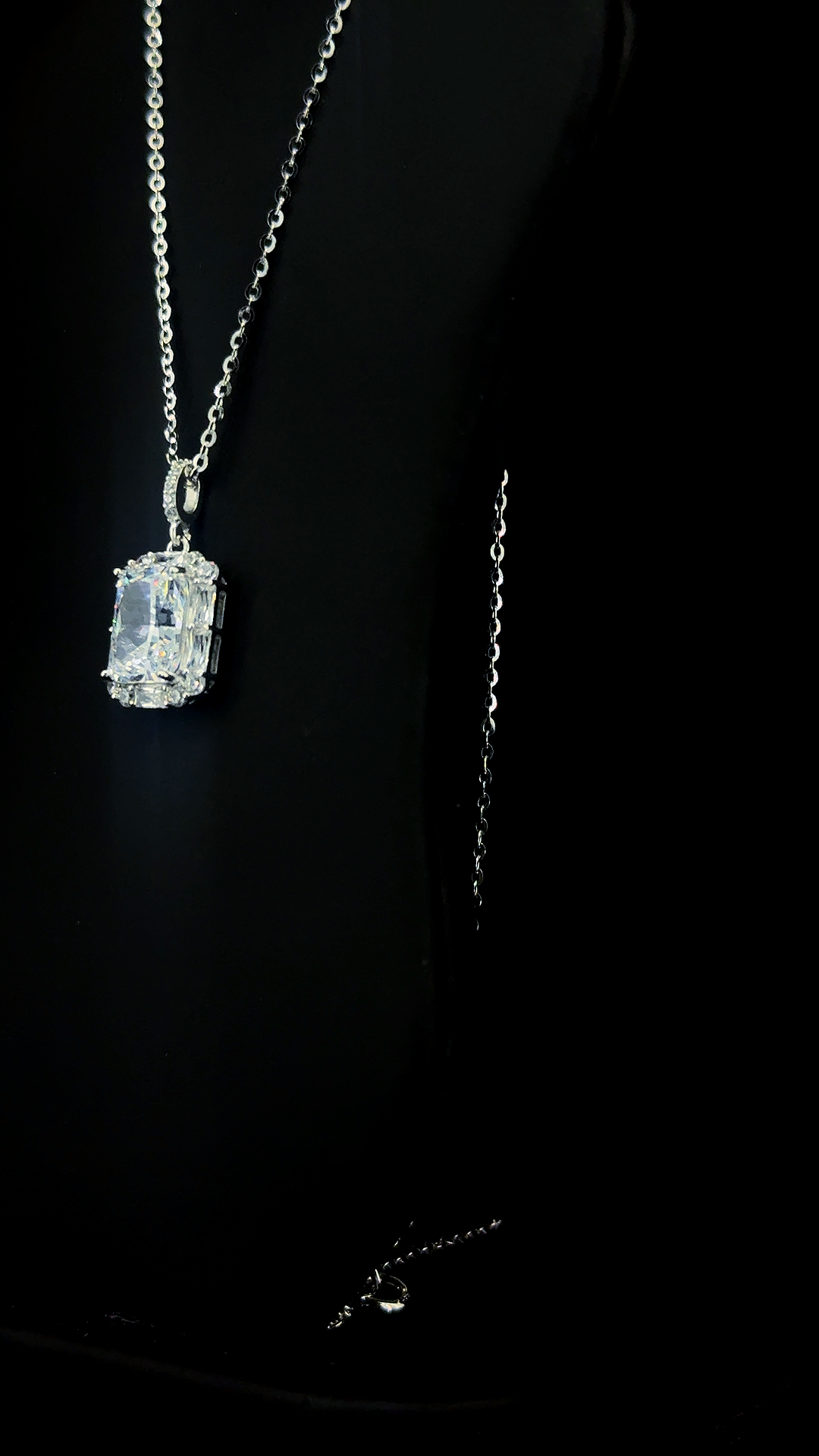 The White Reign Radiant Halo