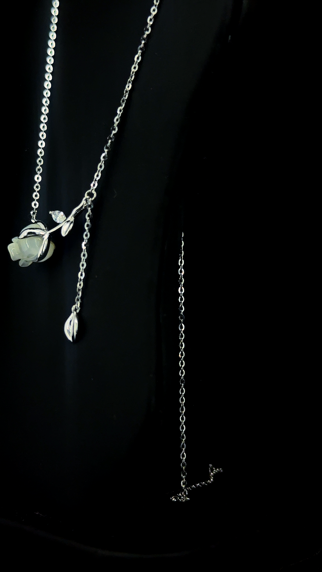 Lune Tulip Pendant Chain