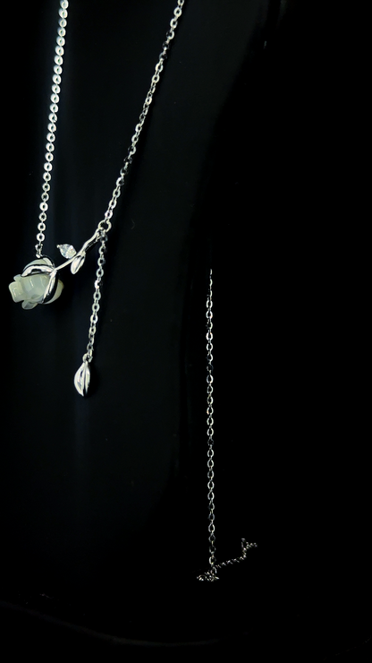Lune Tulip Pendant Chain
