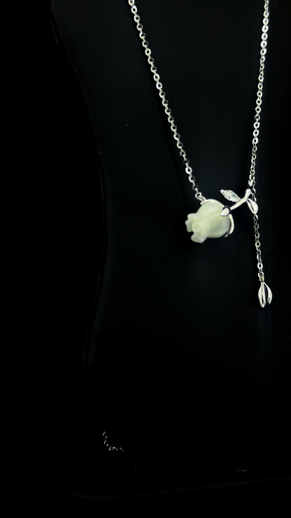 Lune Tulip Pendant Chain
