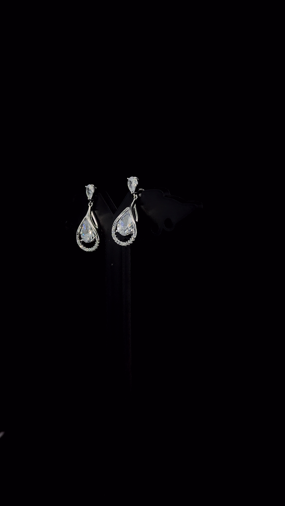 Lumière Teardrop Earrings