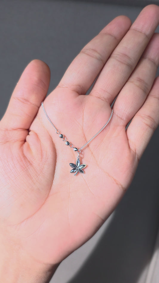 Noir Bloom Pendant Chain
