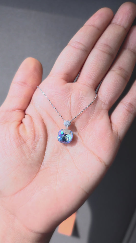 Aurora Pendant Chain