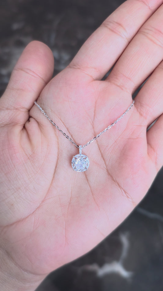 Lumière Cushion Pendant Chain