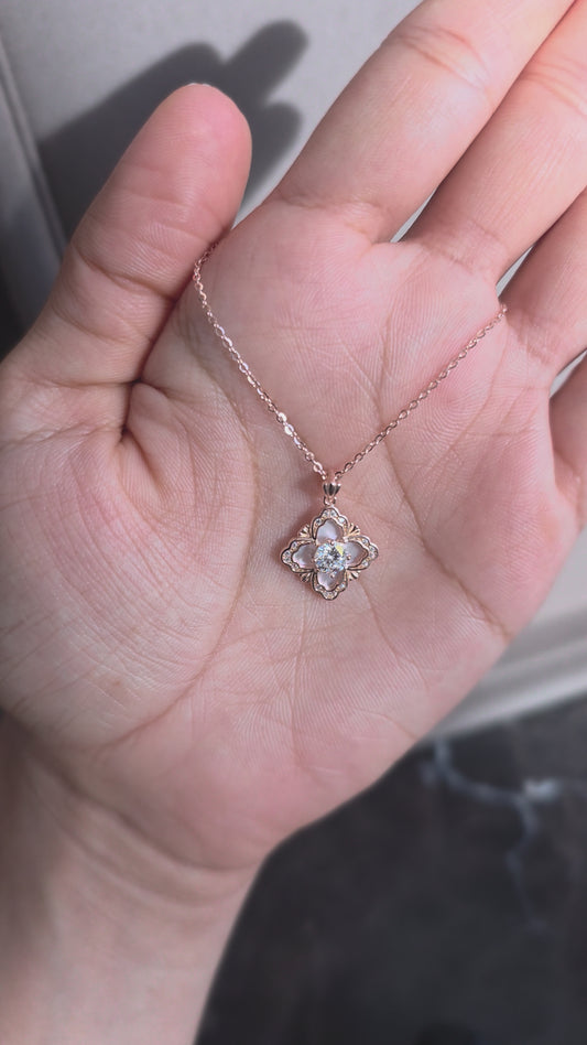Fleur Lattice Pendant Chain